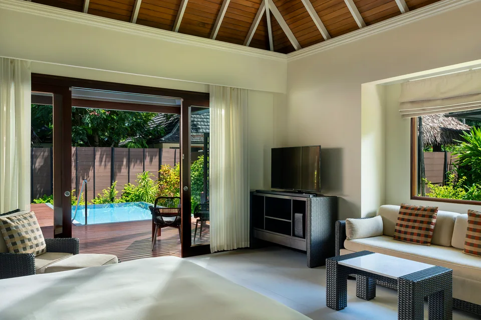 Villa lounge and pool-facing doors at Niva Labriz, Silhouette Island