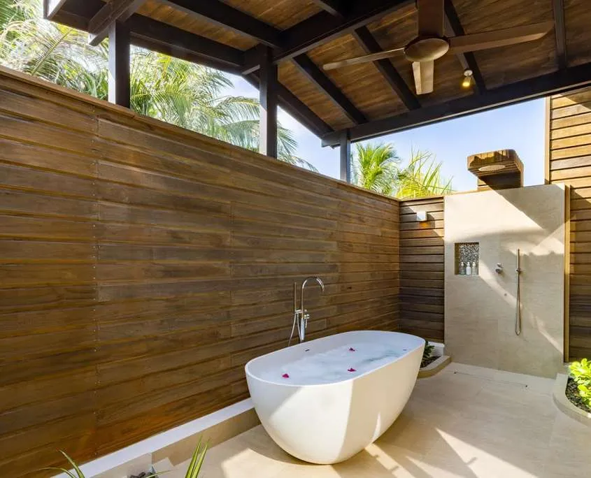 Nala_Romantic_beach_villa_bathroom_1600x900-845x684