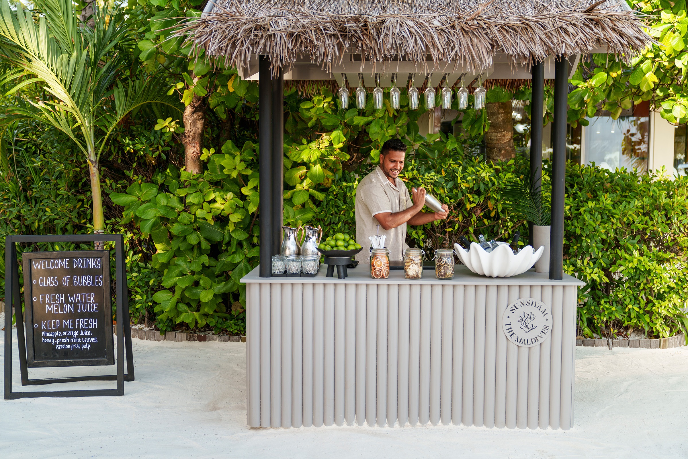 sun-siyam-iru-fushi-wow-welcome