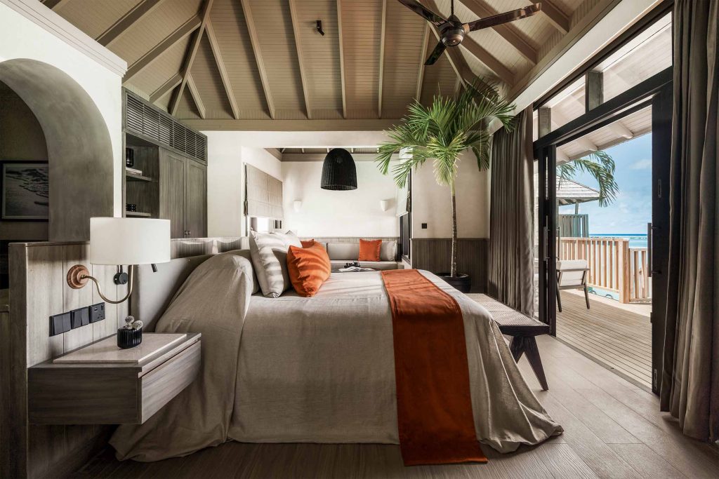 sun-siyam-iru-fushi_water-villa-with-pool-bedroom-view