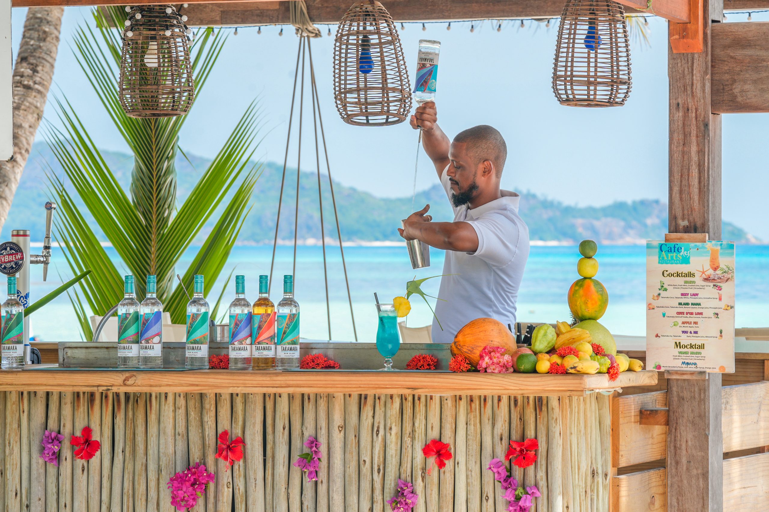 COCKTAIL-BAR