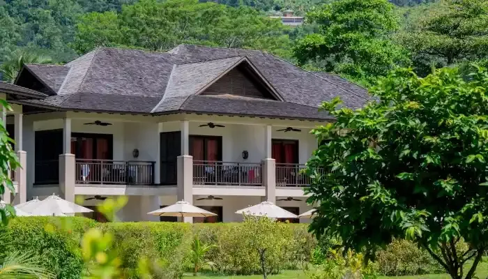 Junior-Suite-with-balcony-from-outside