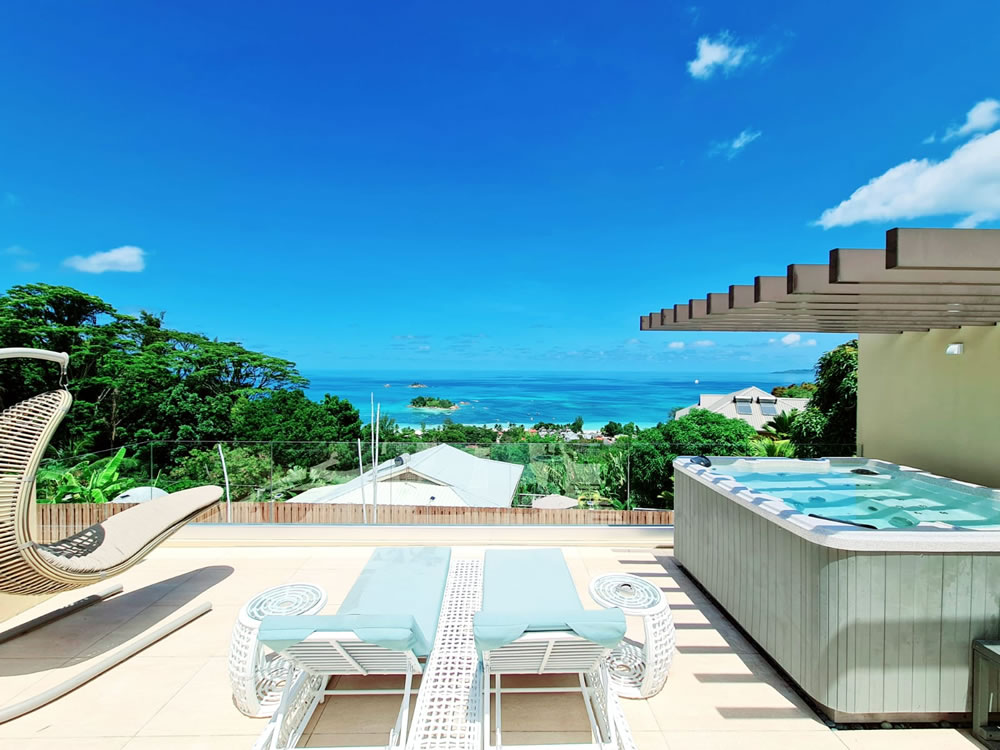 Leduc_villas360_pool-view