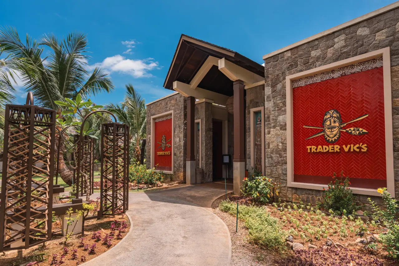 SS_Trader_Vics_Main_Entrance_Side_View