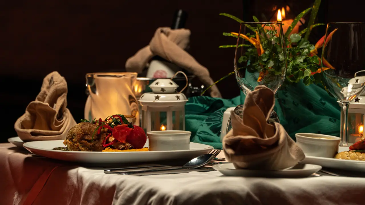Tete-A-Tete_table-setup